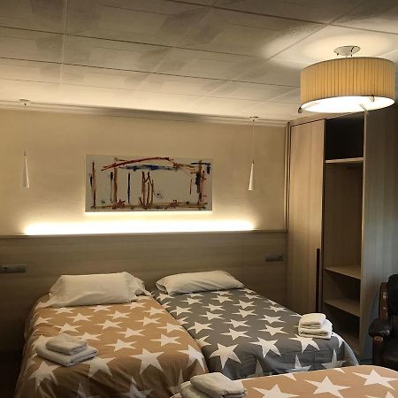 Hostal Fonda Galicia Cardedeu Eksteriør bilde