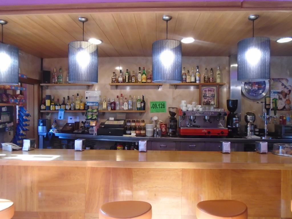 Hostal Fonda Galicia Cardedeu Eksteriør bilde