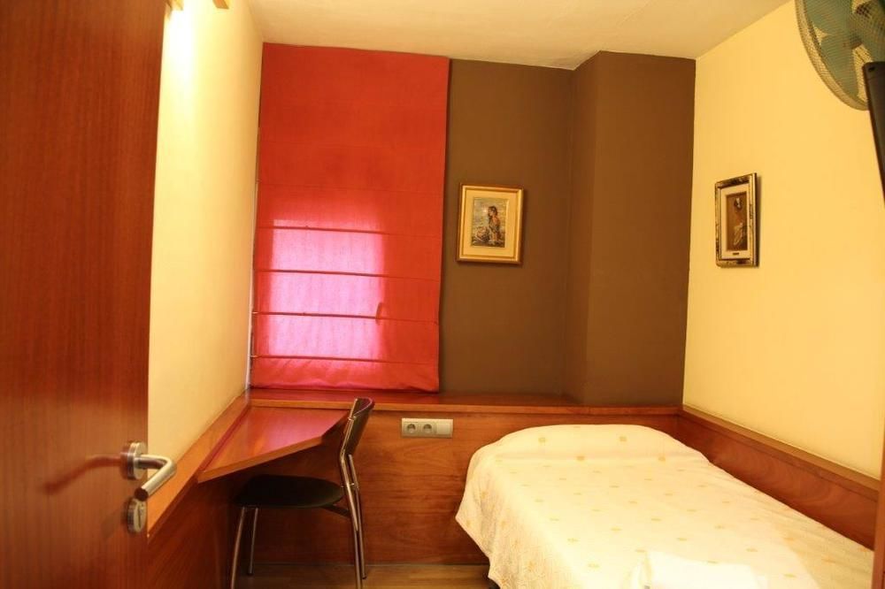 Hostal Fonda Galicia Cardedeu Eksteriør bilde