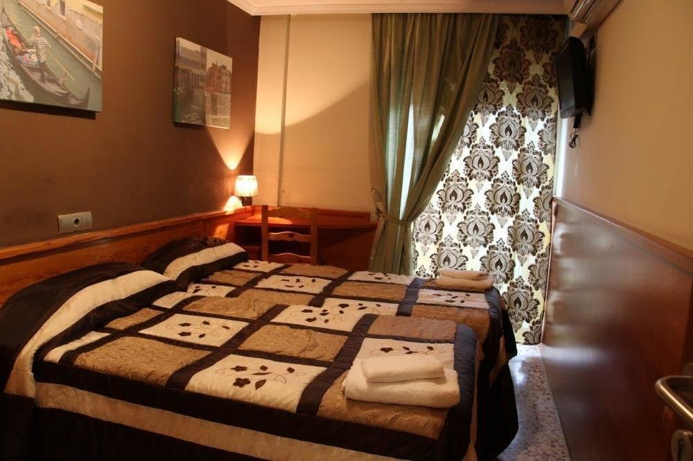 Hostal Fonda Galicia Cardedeu Eksteriør bilde