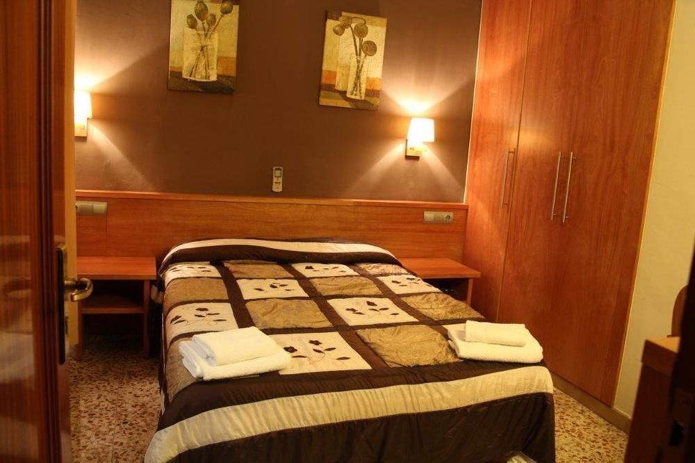 Hostal Fonda Galicia Cardedeu Eksteriør bilde