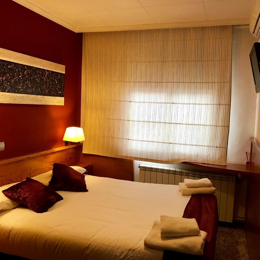 Hostal Fonda Galicia Cardedeu Eksteriør bilde