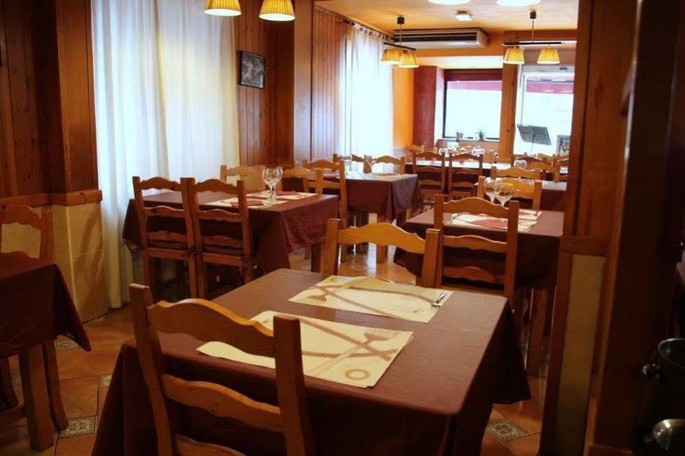 Hostal Fonda Galicia Cardedeu Eksteriør bilde