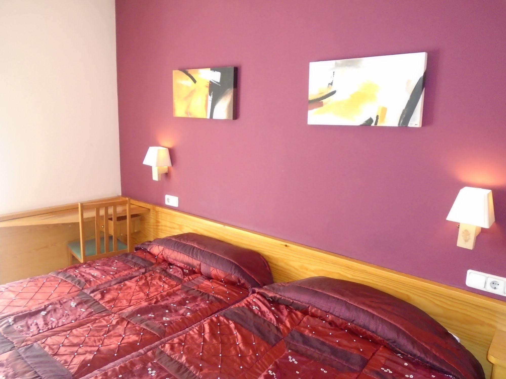 Hostal Fonda Galicia Cardedeu Eksteriør bilde